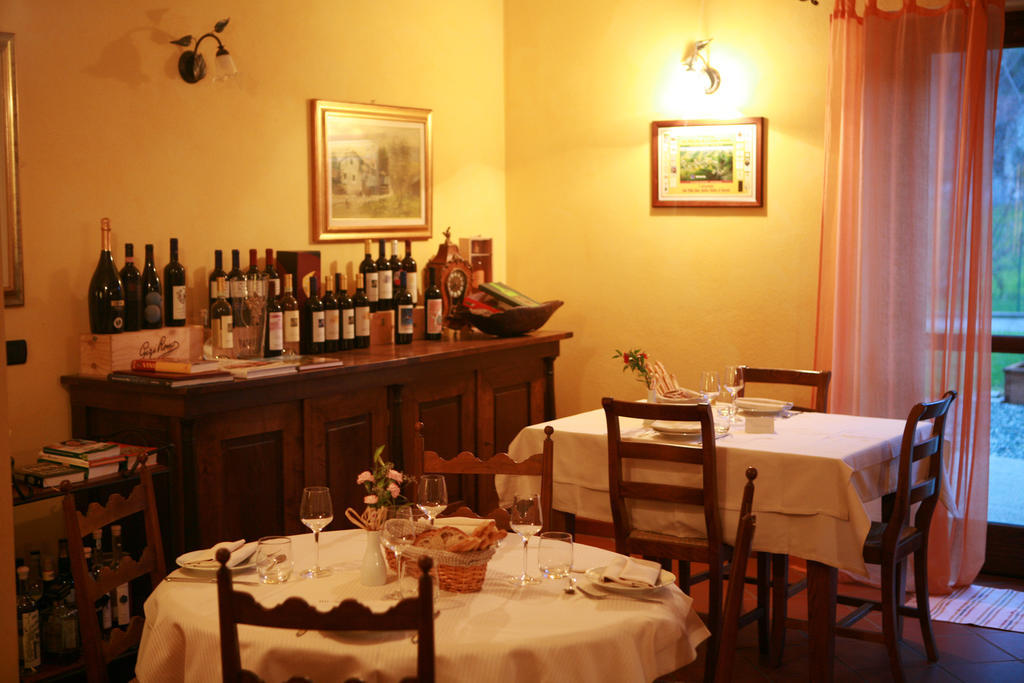 Agriturismo La Virginia Villa Revello Bagian luar foto