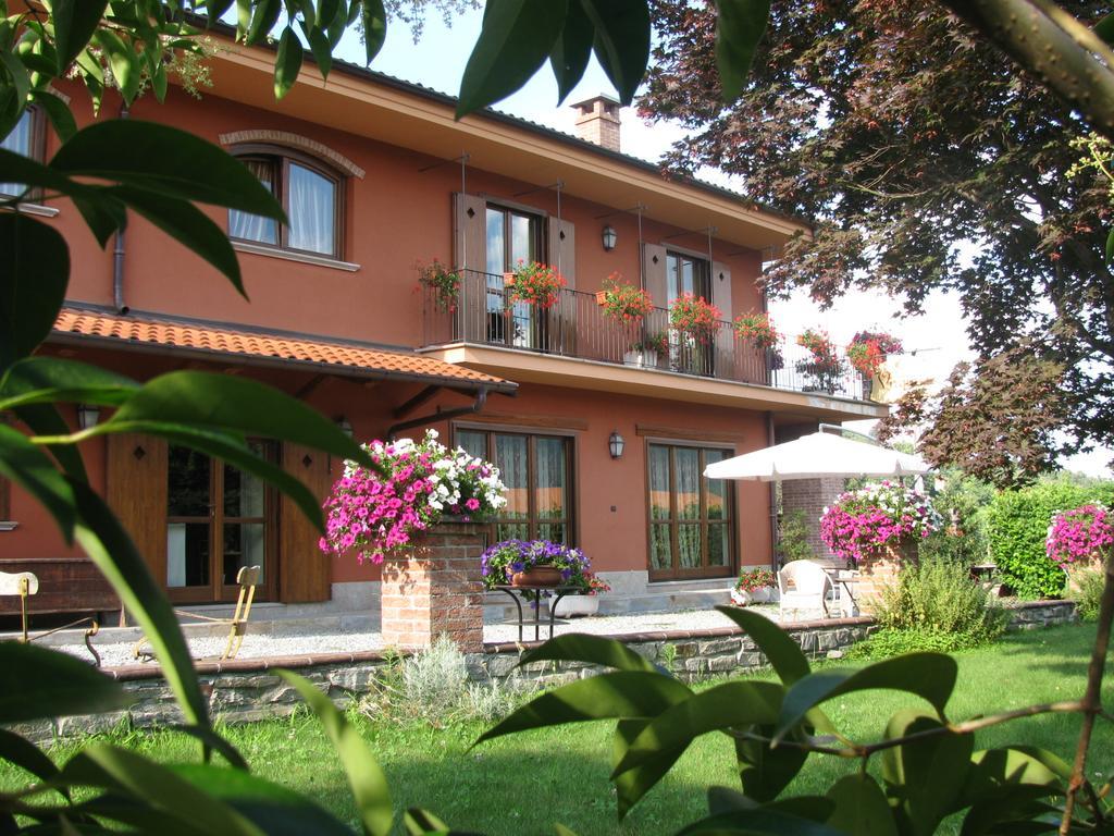 Agriturismo La Virginia Villa Revello Bagian luar foto