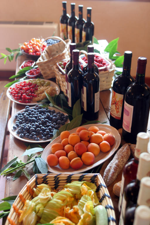Agriturismo La Virginia Villa Revello Bagian luar foto